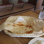 インド・パキスタン料理＆カフェ　ナイル 上越店 - ナン