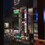 Suzu ya - 窓からの夜景。日本っぽい。