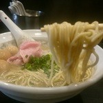 丿貫 - 「マッドクラブそば」　ままかりベース　900円　ウズラの味玉・50円