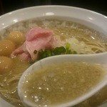 丿貫 - 「マッドクラブそば」　ままかりベース　900円　ウズラの味玉・50円