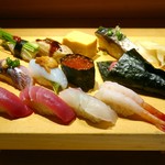 Itamae Sushi Hanare - 上にぎりお椀・サラダつき (1,980円)