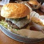 HOT DIGGETY DOG - 高さも大きさも求めていたハンバーガー。