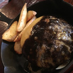 京都 れとろ洋食　LOCAVO - 黒デミグラスソースのチーズハンバーグ