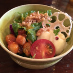 京都 れとろ洋食　LOCAVO - オムライスのセットのサラダ
