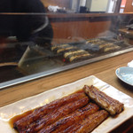 かぶと - 食べ比べ。奥側が天然静岡産
      2016/04/23