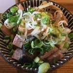 荒町商店中華そば ふじやま - おい肉飯。200円は安い。でも、スープ足りないので追えない。