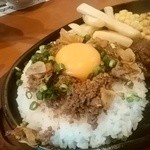 ブロンコ ビリー - がんこハンバーグとガーリックビーフライスコンビランチ