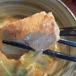 麺処 と市 - らーめん(750円)チャーシューリフト