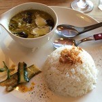 マウンテン＊マウンテン - 衝撃の緑カレー