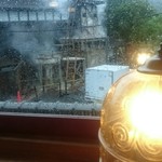 Kurano Bou - 窓から眺める雨の噴湯もいい。