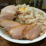 麺処 マゼル - 肉増しまぜそば(醤油・麺200g)¥900
全マシ(アブラとニンニクはマシマシ)