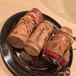 ザンビ - 泡、白、赤