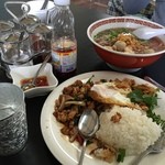 ピニッド ストア - 本格的タイ料理