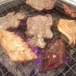 ホルモン焼肉 縁 - 「大坂ホルモンミックス（大）」（1280円）