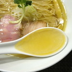 らぁ麺やまぐち 辣式 - 味玉塩らぁ麺/スープ