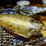 本陣 平野屋 花兆庵 - 味噌の後は、岩魚を炙って…