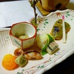 本陣 平野屋 花兆庵 - 盛り込みが見事な八寸　これぞ和の前菜
