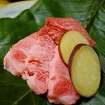 本陣 平野屋 花兆庵 - 飛騨牛のロースとイチボ （生産者名と識別番号のあり）　