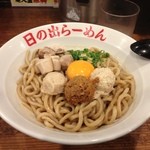 日の出らーめん - ガッツ麺DX 830円