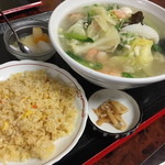 中華美食府 - ランチセット（８５０円）の『海鮮湯麺』２０１６年４月