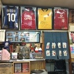 とちぎや - 左端がバッジオのユニ（2016年4月）