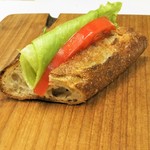 ブーランジュリー レテ - 自家製のバゲットサンド
