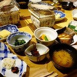 本陣 平野屋 花兆庵 - 朝食は、2階食事処で…