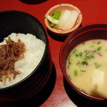 Kaburaya - ご飯、漬物、味噌汁