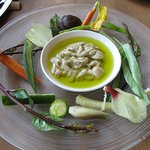 アルティジャーノ - ランチの前菜：新鮮野菜のバーニャカウダ  