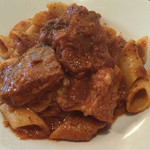 OSTERIA il FUOCO - 和牛肉とレモン豚の煮込みミートソース ラグー メッツァペンネ(並盛) 