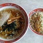 青龍 - Aセットラーメン&半ﾁｬｰﾊﾝ定食\880