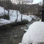 山人 - お部屋から川が眺めます。