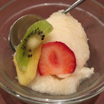 中国料理 成蹊 - デザートのムースはふわふわでした。
      