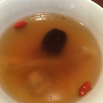 中国料理 成蹊 - スープにはフカヒレが入っていて、深みのある味わいです。