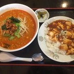 中国料理 淮揚亭 - 料理写真:ラーメンセット
      坦々麺＋麻婆飯
      680円
      