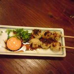 王将 - 料理写真:自家製のつくねに濃い目の月見だれがあいます。