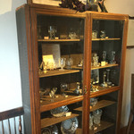 カフェアン - 飾り棚の中も見てね