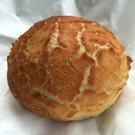 むぎこ製パン所 - チーズカレーパン クリームチーズ入り 230円。
