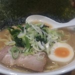 横浜らーめん 良麺 - しょうゆラーメン、海苔サービス