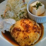 四ツ橋カフェ - チーズのせハンバーグ！