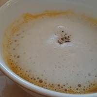 ダン ル シエル - 泡立てたフォームドミルクがまろやか、南瓜のポタージュ