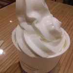 日本橋ふくしま館 ミデッテ - 会津べこの乳のソフトクリーム