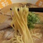 福福らーめん - 中細ストレート麺