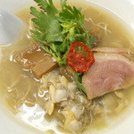 鴨とあさりの塩そば　１０００円