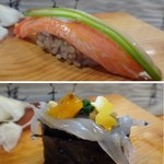 弘寿司 - ◆ズワイガニ・・立派な足ですこと。もちろん美味しい。
◆下：白魚。左に見えるのは「卵の黄身」です。旬ですのでこれも美味しい。