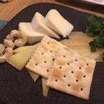 農家バル FOODBABY - チーズの盛り合わせ