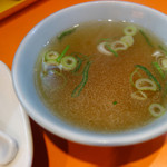 松楽 - チャーハンについてくるスープ