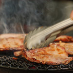 Menya Kuukai - 炭火で炙る美味しい焼豚。