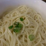 ラーメン男寿狼 - 替え玉１杯無料です