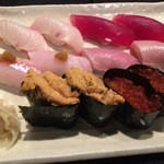Mitch's Sushi - 寿司の盛り合わせ